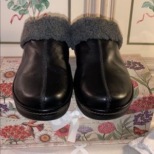 Listing Expires 12/2:  Clarks Size 9 Mules Clogs